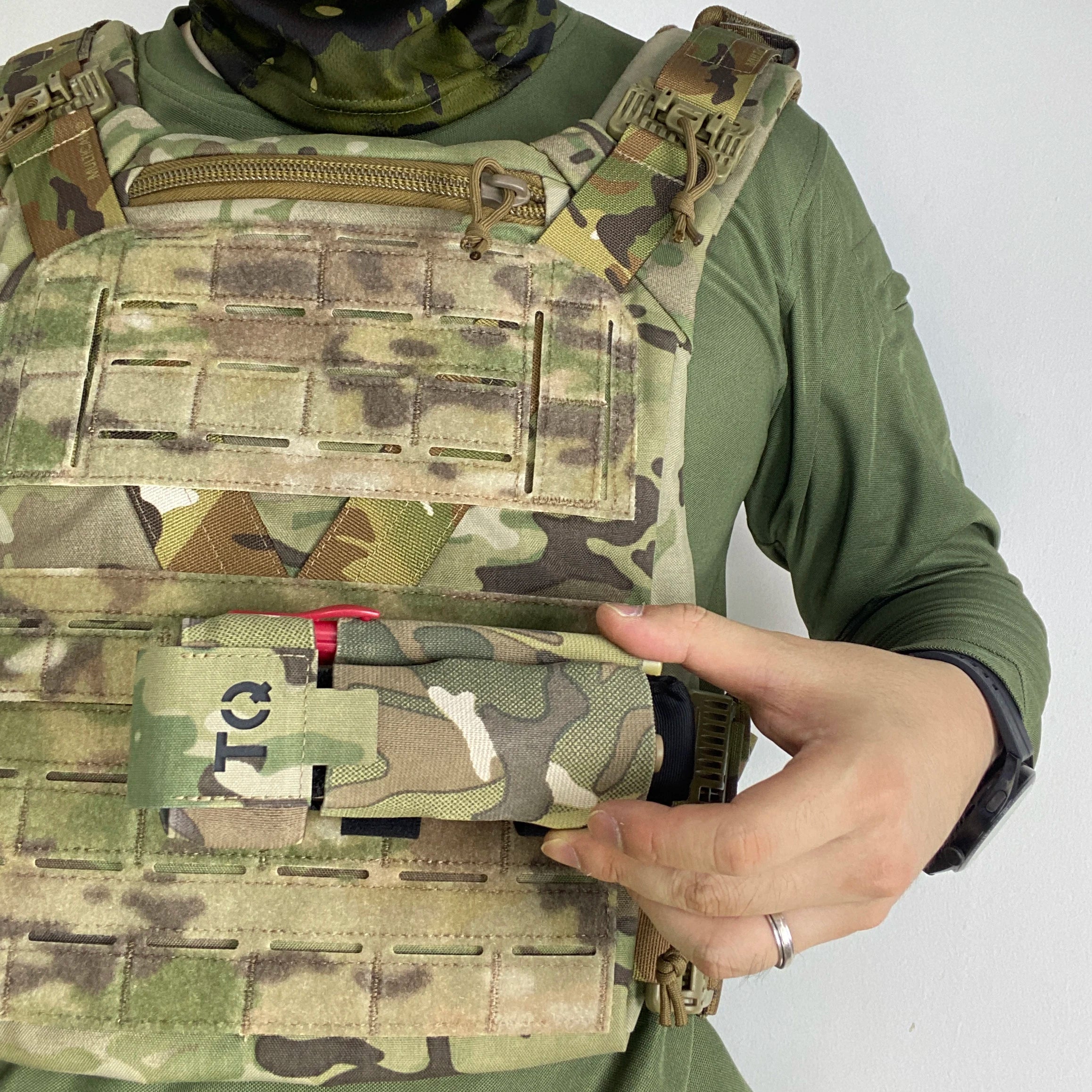 Tactical Molle Elastic Quick-Release TQ Pouch Molle Version Multi Direction Adjustable Tourniquet and Marker Holder